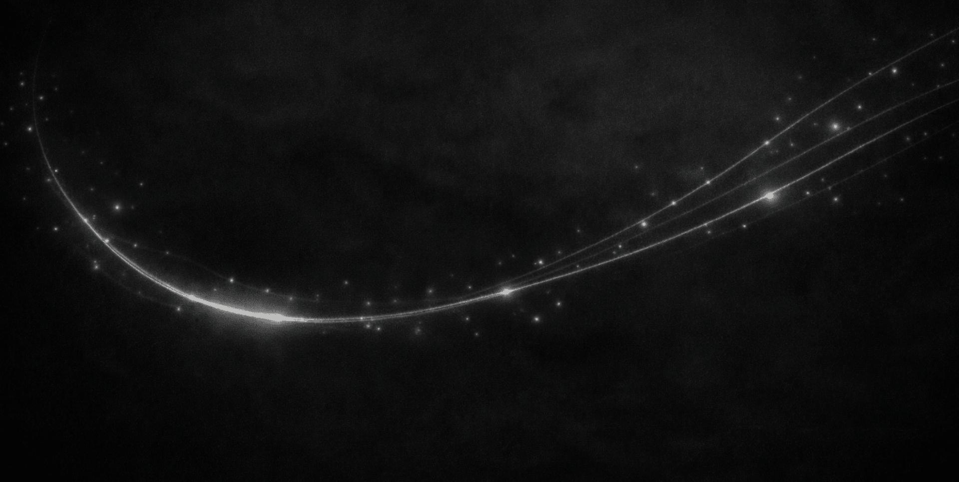 Leuchtende Lichtspur im Dunkeln