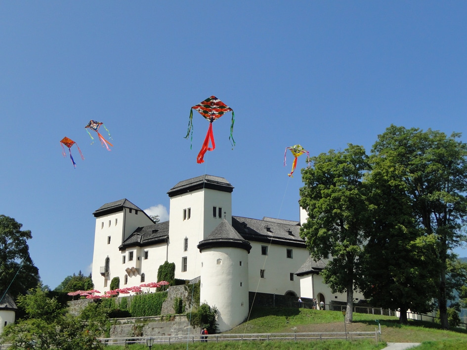 Schloss klein FotoKVGoldegg KarinWenger1